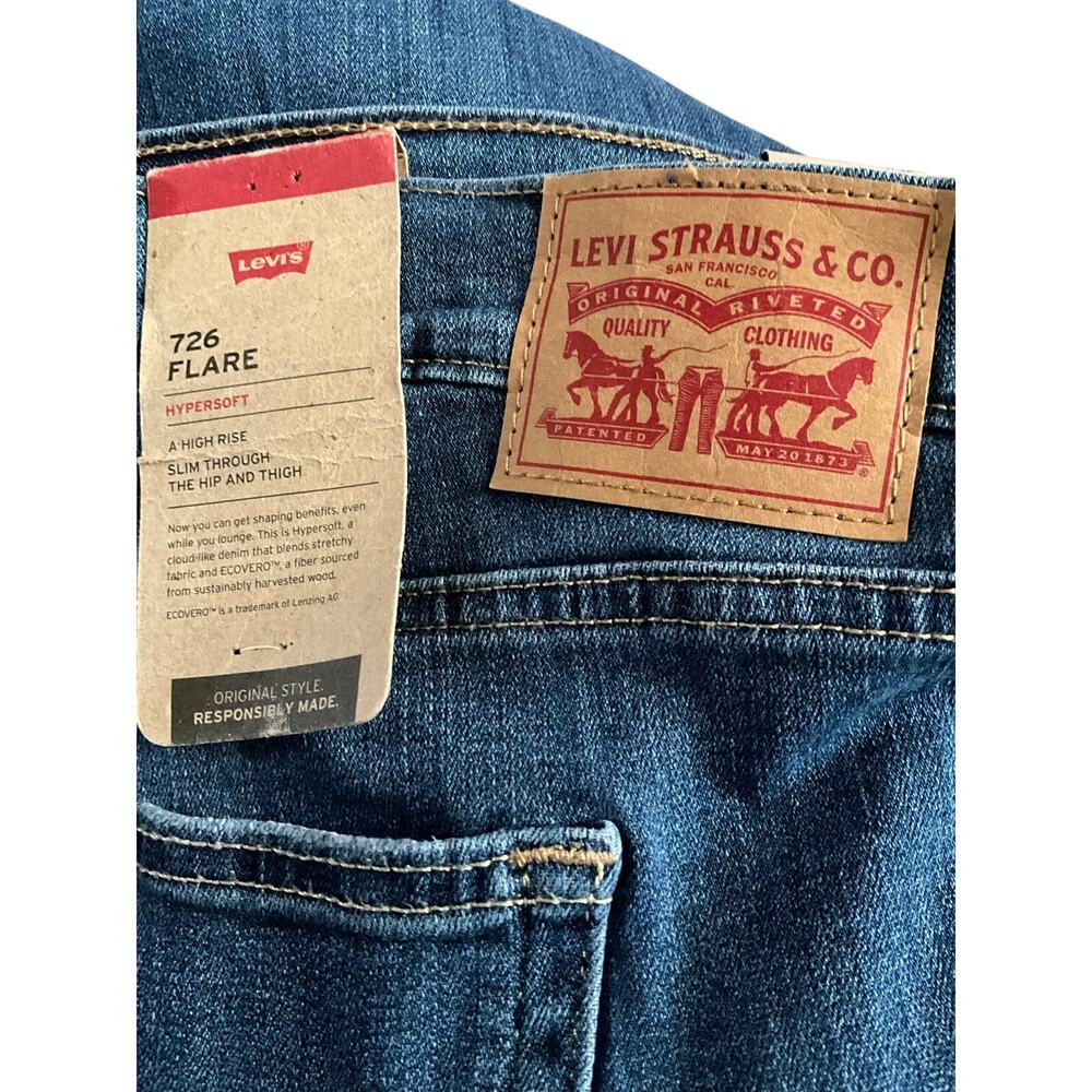 Levi's 726 High Rise Flare Jeans Plus Medium Wash Hypersoft Flare retro 26W NWT